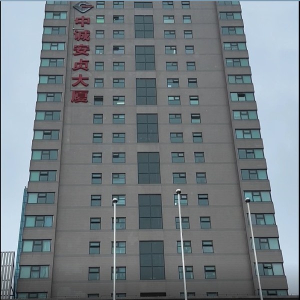 安貞大廈選購(gòu)宏華商務(wù)型冷熱冰開水器，安全又實(shí)用